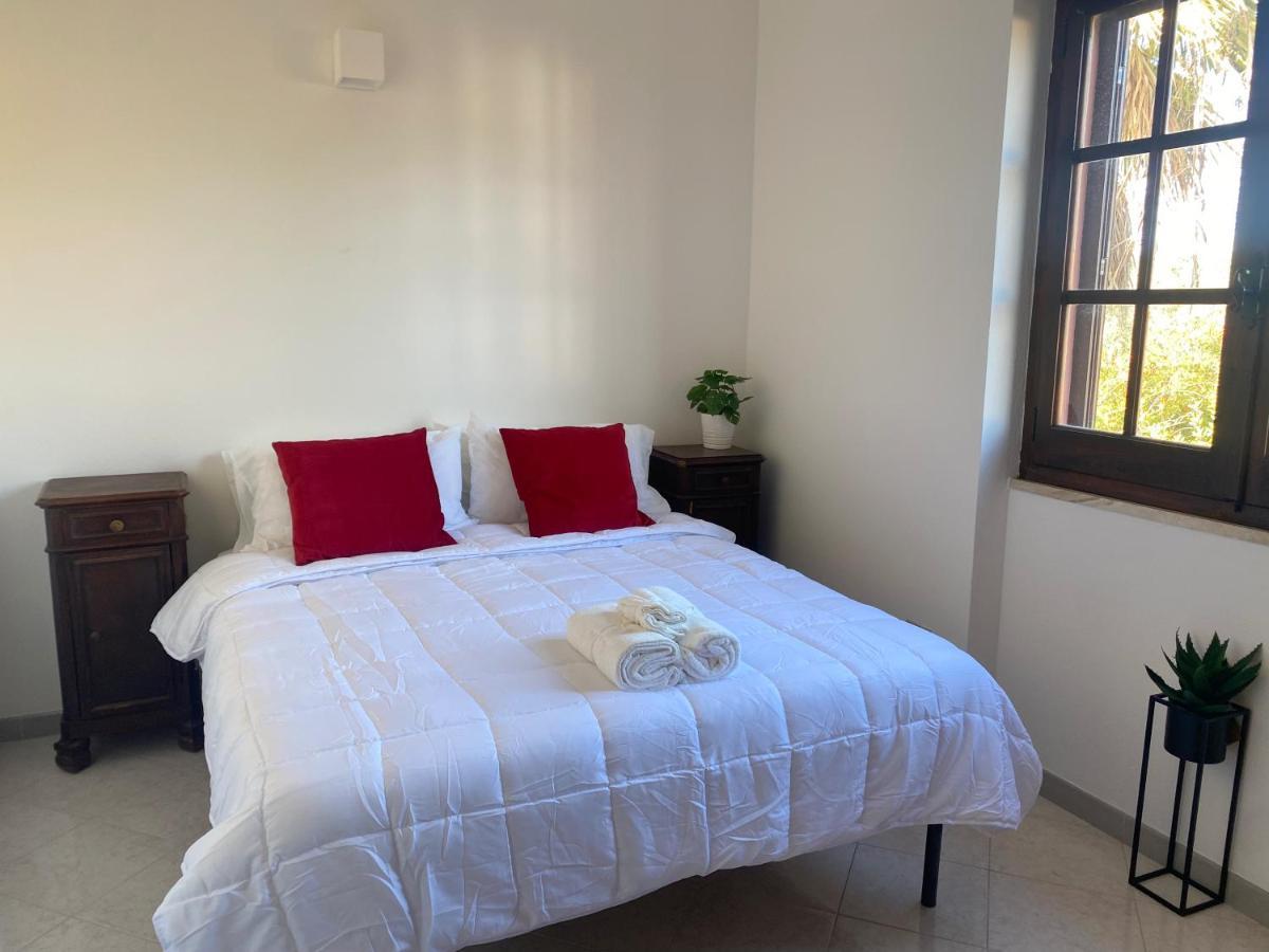 Lovely Home 5 Min Walk To The Beach, 3 Bedrooms Ample Outdoor Relax And Wifi กาปิตานา ภายนอก รูปภาพ