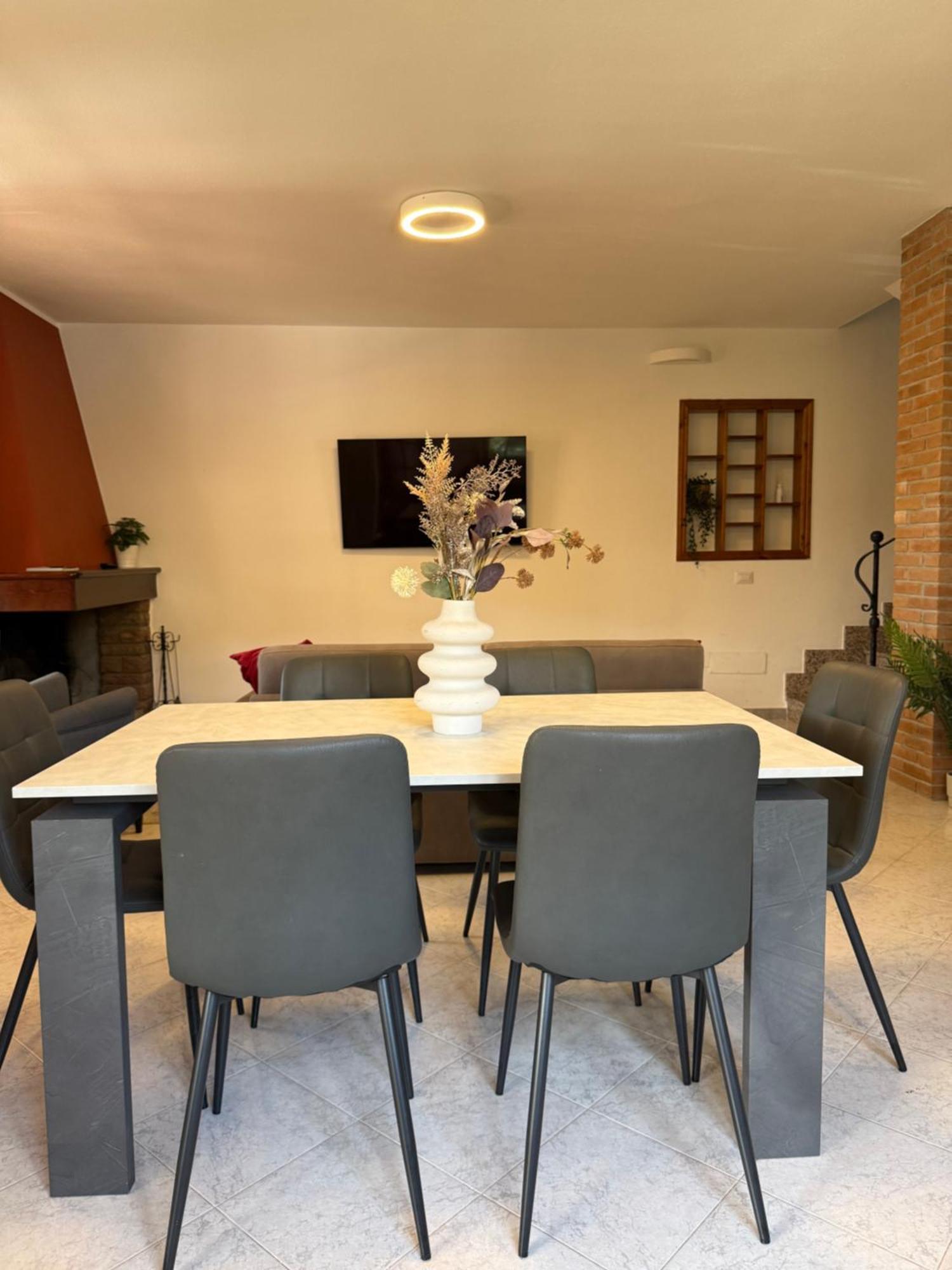 Lovely Home 5 Min Walk To The Beach, 3 Bedrooms Ample Outdoor Relax And Wifi กาปิตานา ภายนอก รูปภาพ